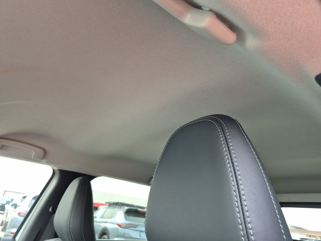 New 2026 Mitsubishi Outlander SE image 34