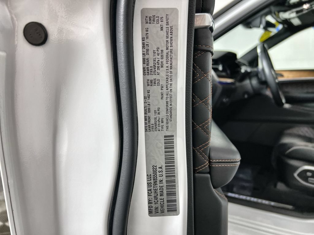 Used 2022 Jeep Grand Cherokee Summit AWD/4WD image 35