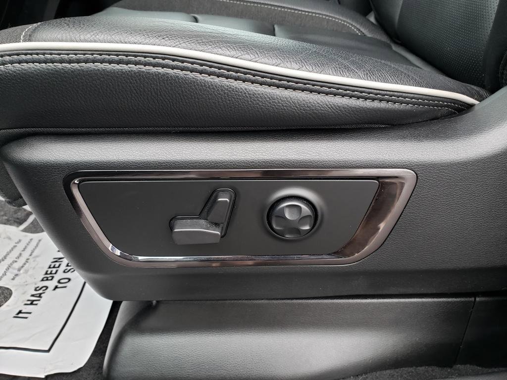 Used 2025 RAM 1500 Limited w/ Bed Utility Group image 21