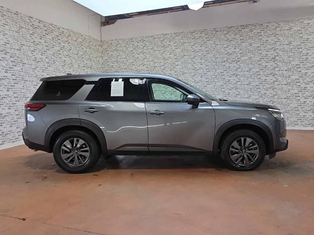 Used 2022 Nissan Pathfinder S image 6