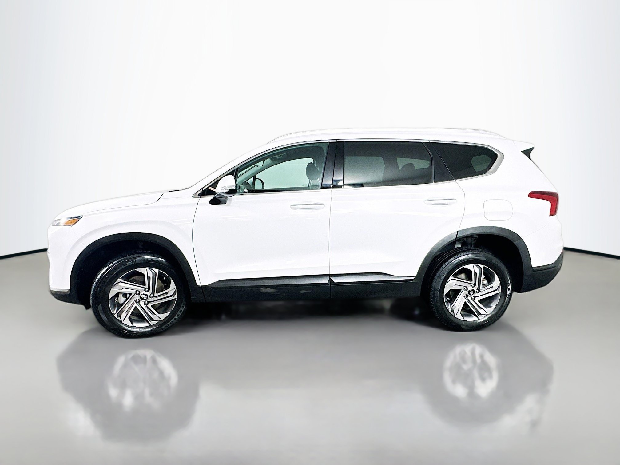 Certified 2023 Hyundai Santa Fe SEL AWD/4WD image 4