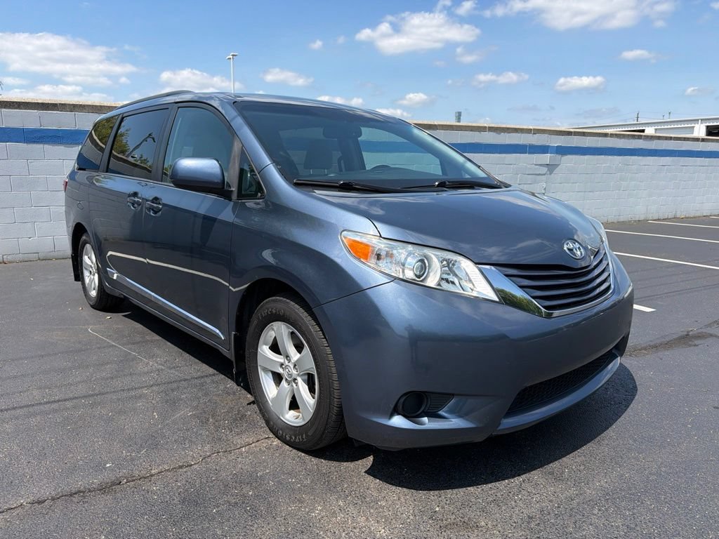 Used 2016 Toyota Sienna LE FWD image 7