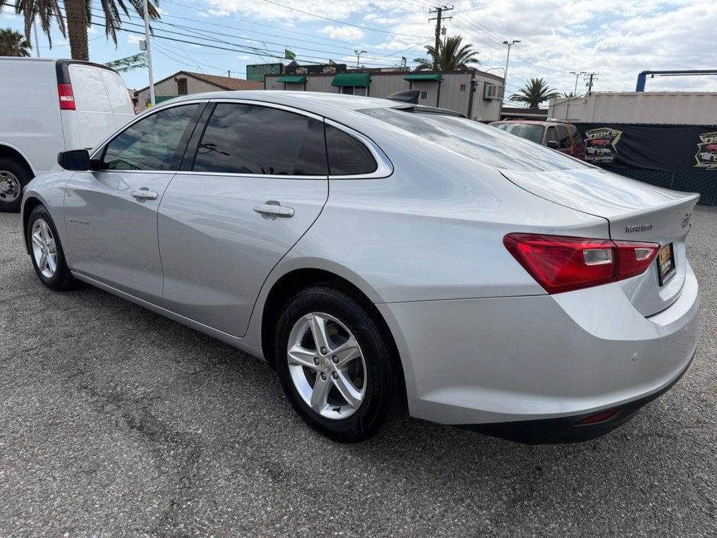 Used 2021 Chevrolet Malibu LS FWD image 9