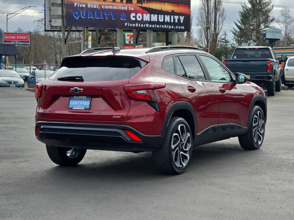 Certified 2025 Chevrolet Trax RS w/ Sunroof Package image 5