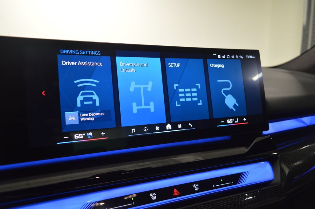Used 2025 BMW M5 w/ Carbon Package AWD/4WD image 31