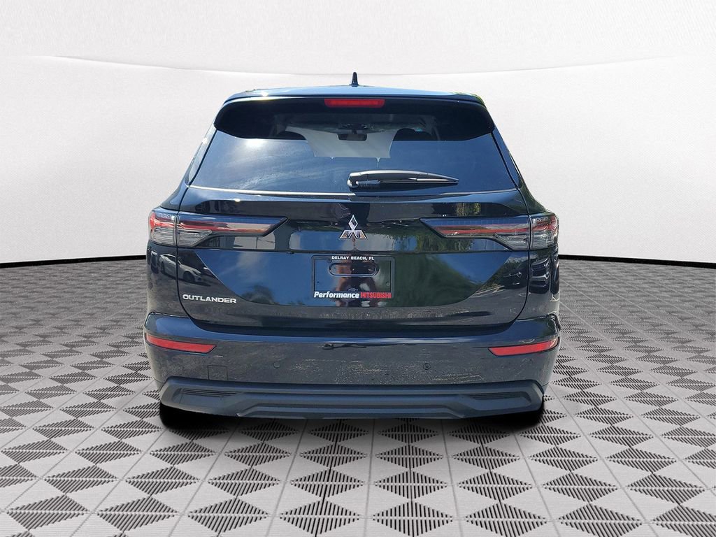 New 2026 Mitsubishi Outlander ES image 5