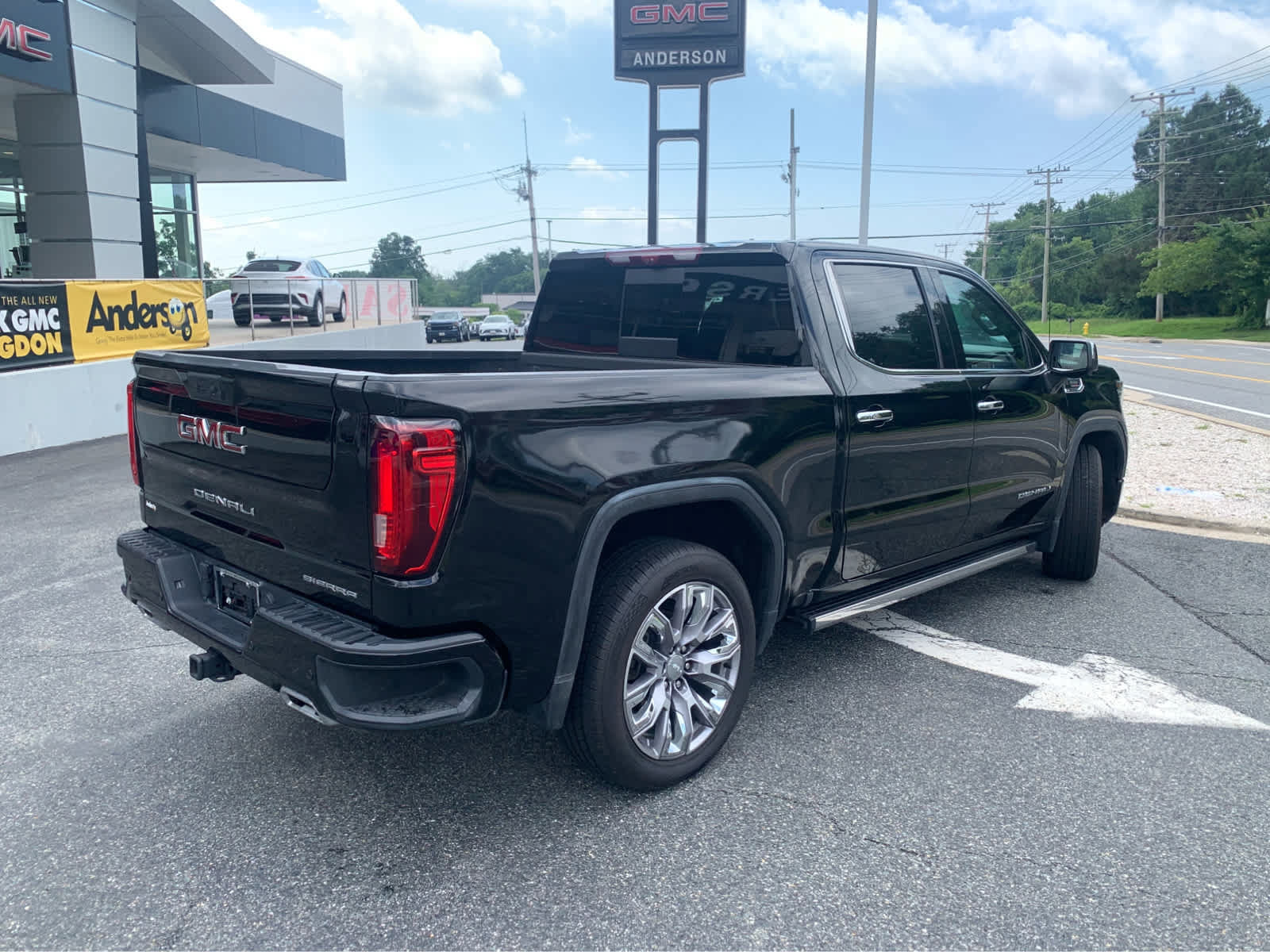 Used 2024 GMC Sierra 1500 Denali w/ Denali Reserve Package AWD/4WD image 7