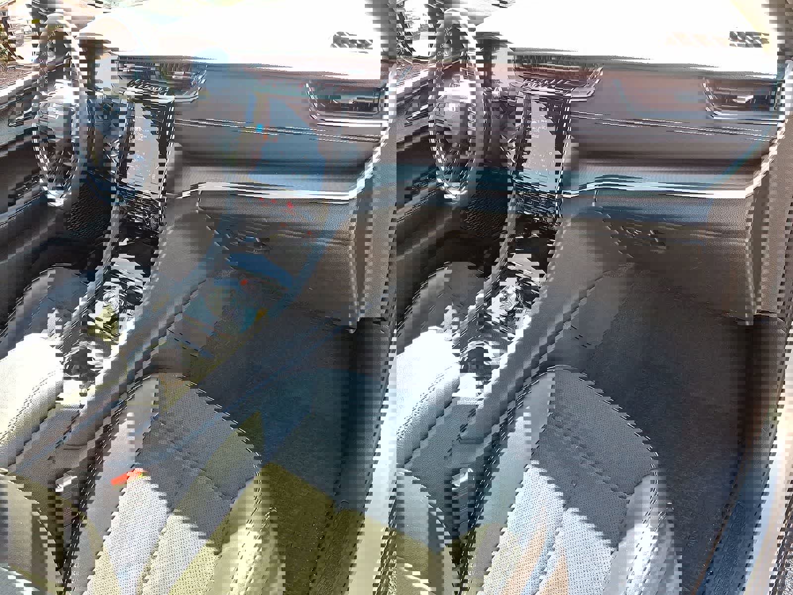 Used 2025 Jeep Grand Cherokee Altitude image 33