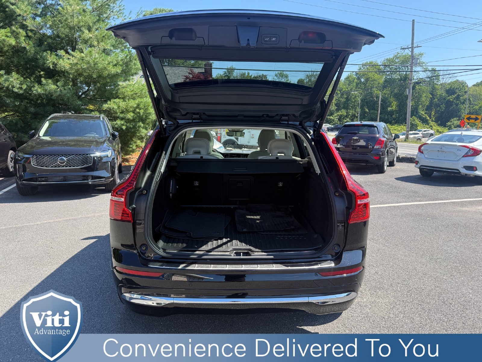 Certified 2023 Volvo XC60 B5 Plus AWD/4WD image 23