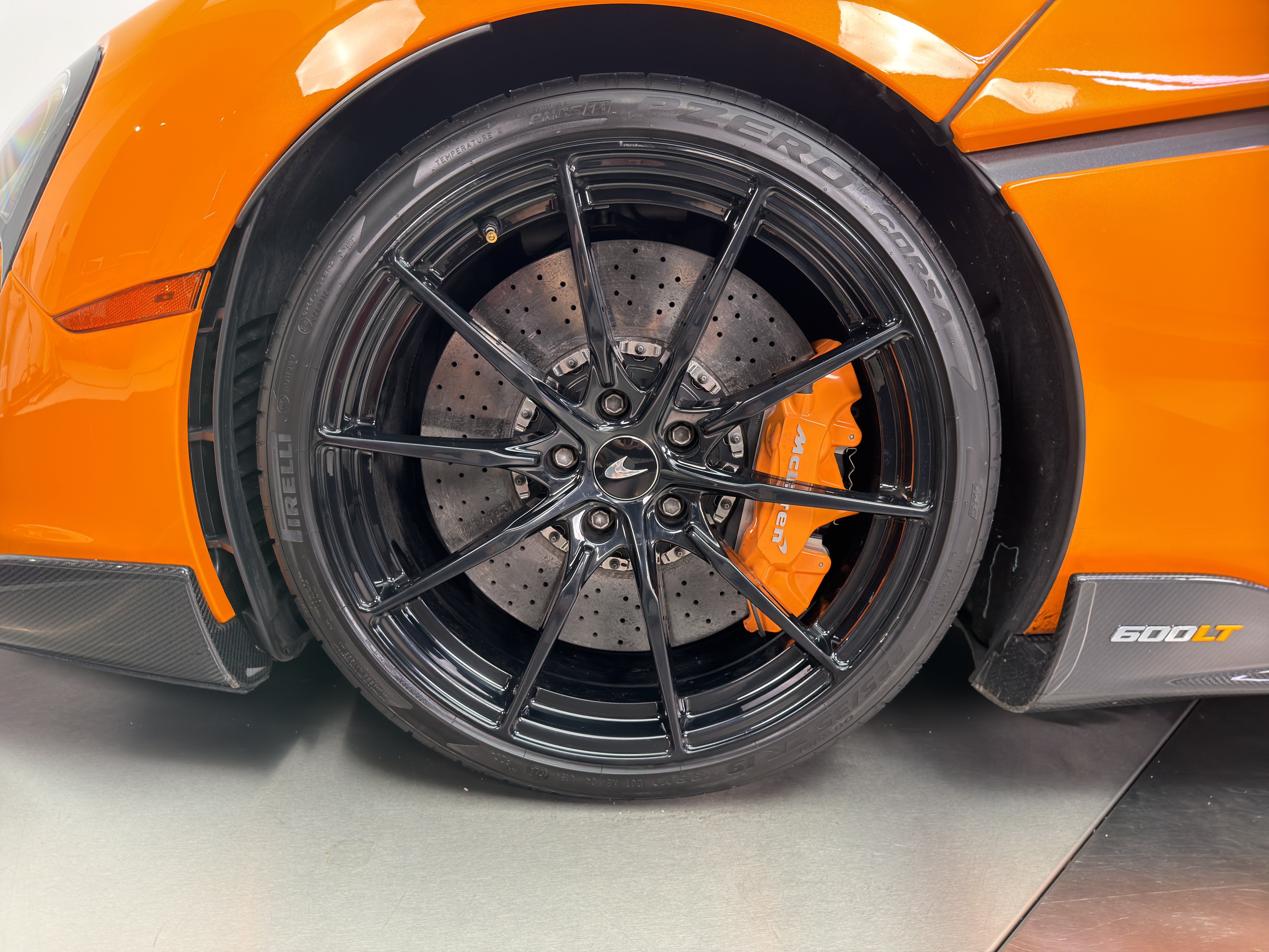 Used 2019 McLaren 600LT RWD image 13