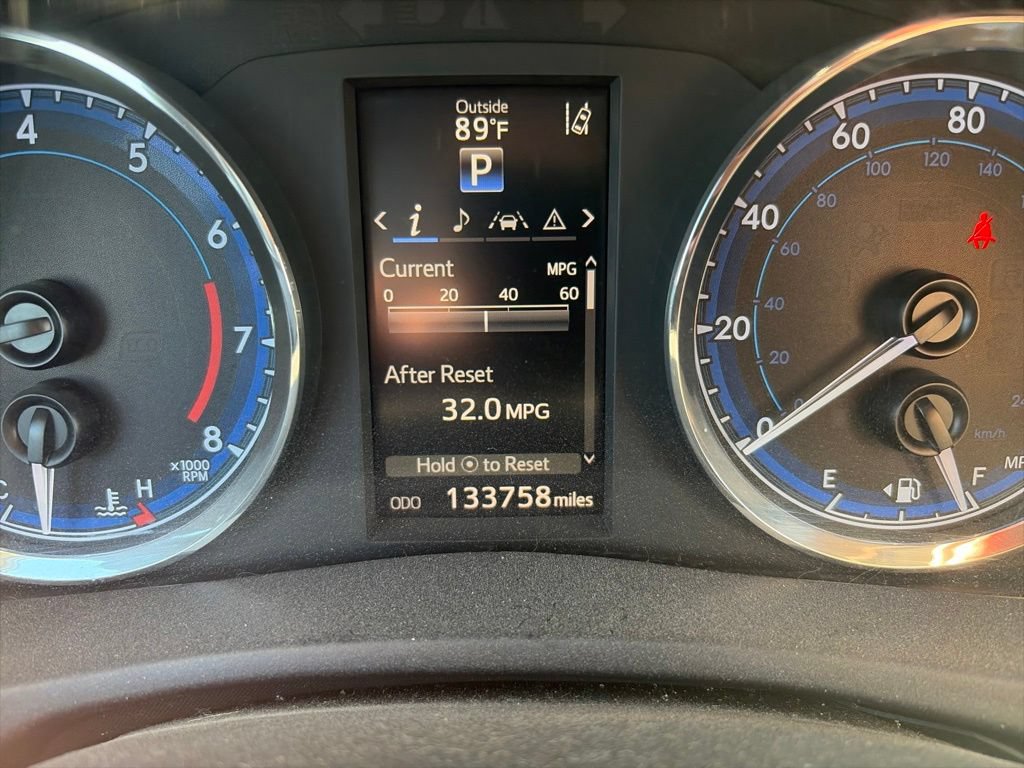 Used 2017 Toyota Corolla SE w/ SE Premium Package FWD image 25