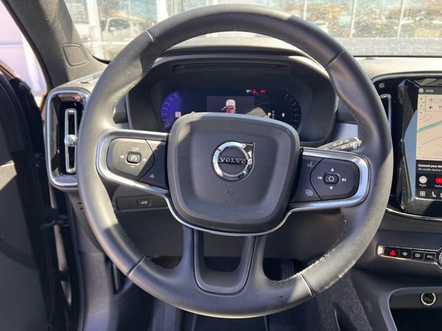 Used 2025 Volvo XC40 B5 Core image 12