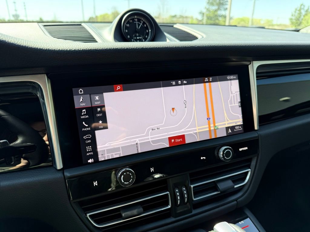 Used 2023 Porsche Macan Base image 19