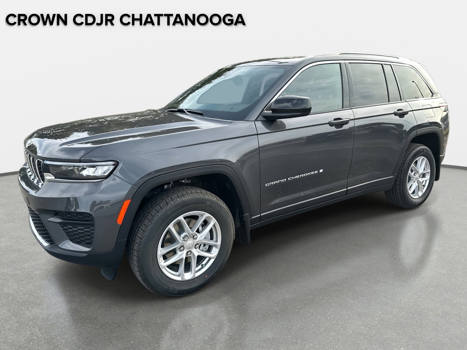 New 2025 Jeep Grand Cherokee Laredo X w/ Luxury Tech Group I AWD/4WD image 8