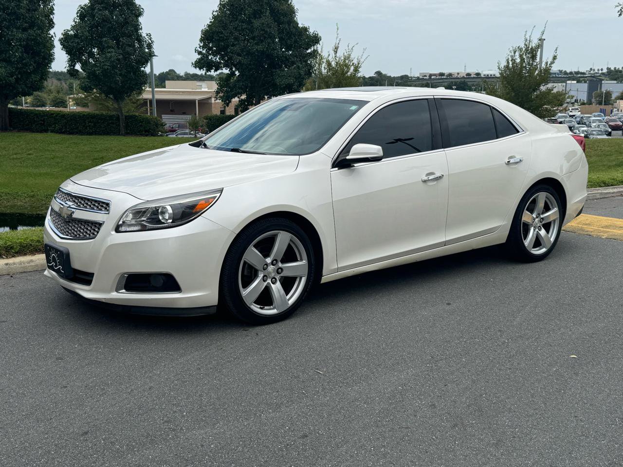 Used 2013 Chevrolet Malibu LTZ FWD image 4