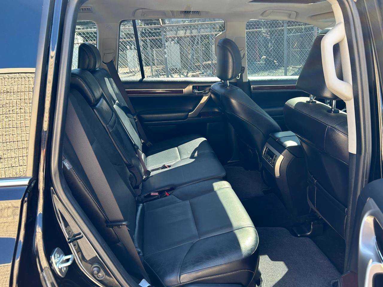 Used 2018 Lexus GX 460 Premium w/ Premium Package AWD/4WD image 19