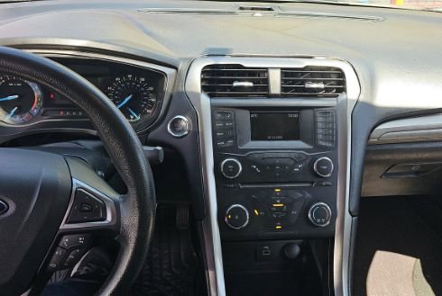 Used 2017 Ford Fusion S FWD image 9