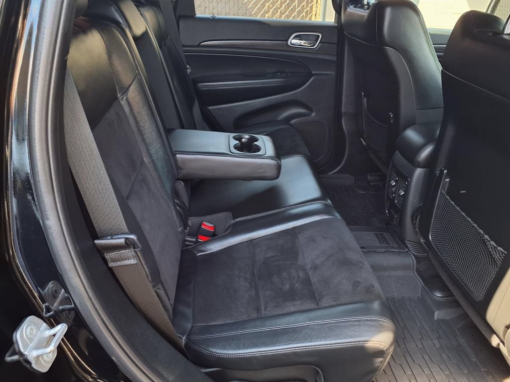 Used 2018 Jeep Grand Cherokee Altitude RWD image 23