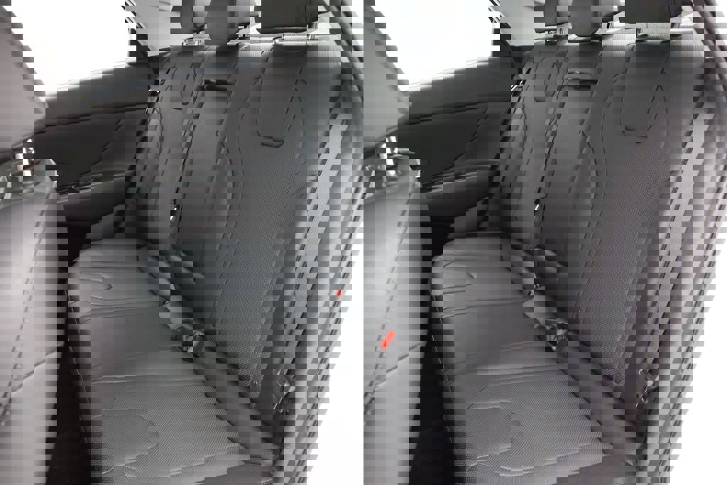 Used 2023 Hyundai Elantra Limited image 11