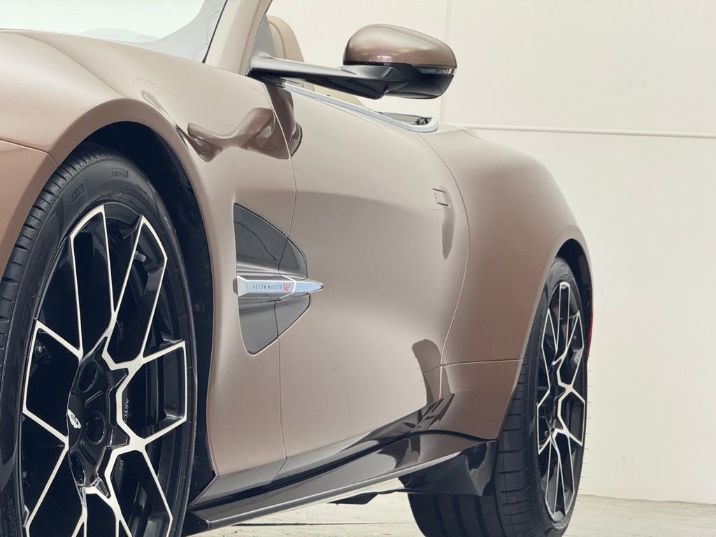 New 2026 Aston Martin Vanquish Convertible image 61