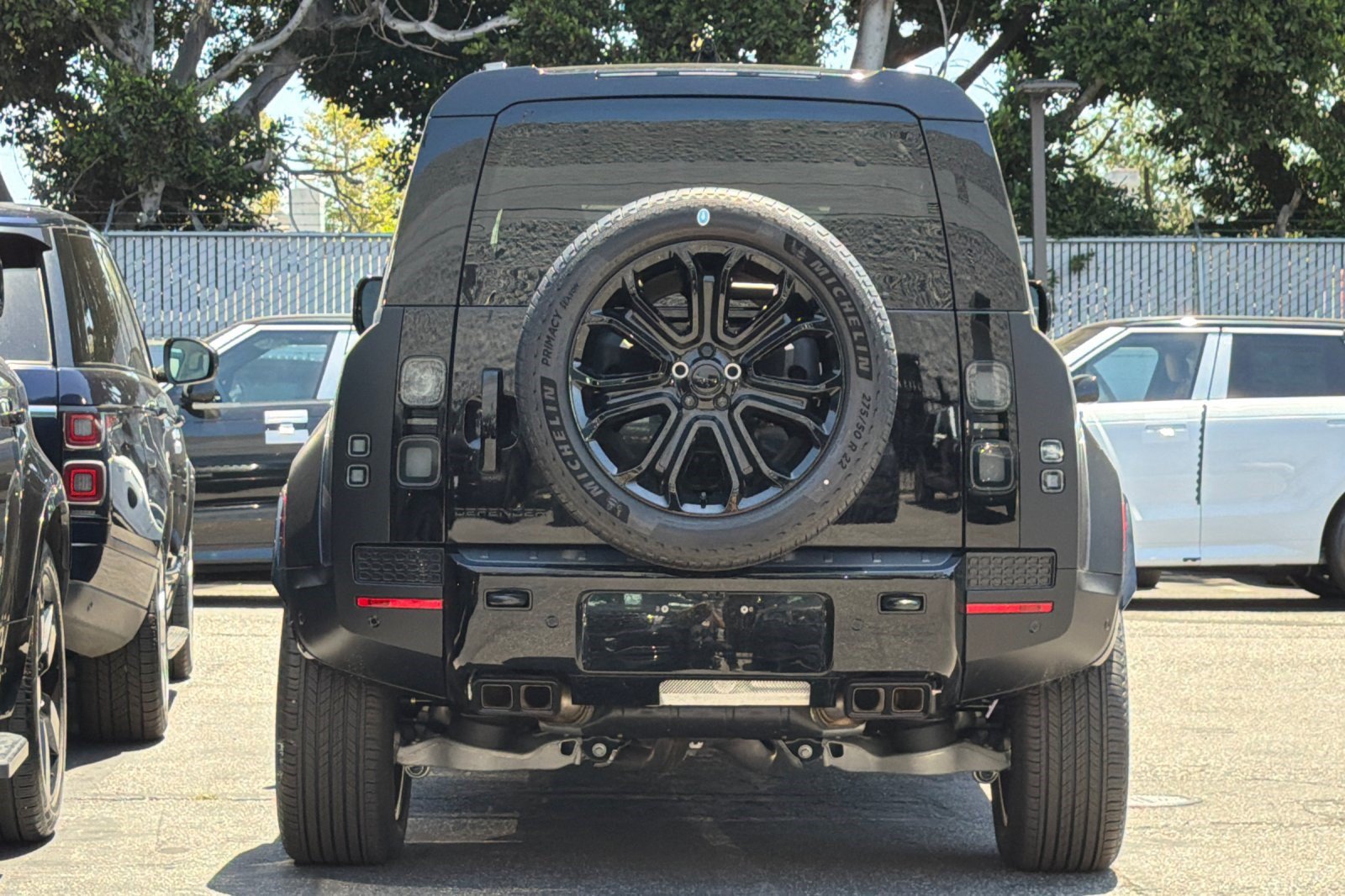 New 2026 Land Rover Defender 110 OCTA AWD/4WD image 9