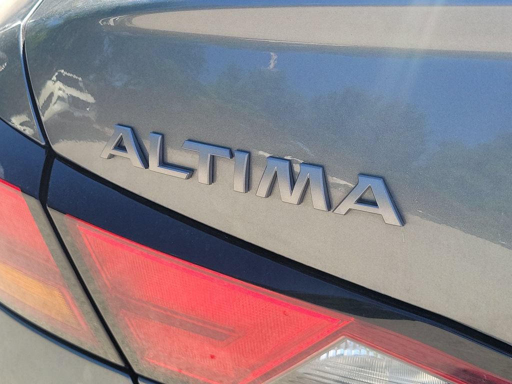 Used 2025 Nissan Altima 2.5 SV FWD image 6