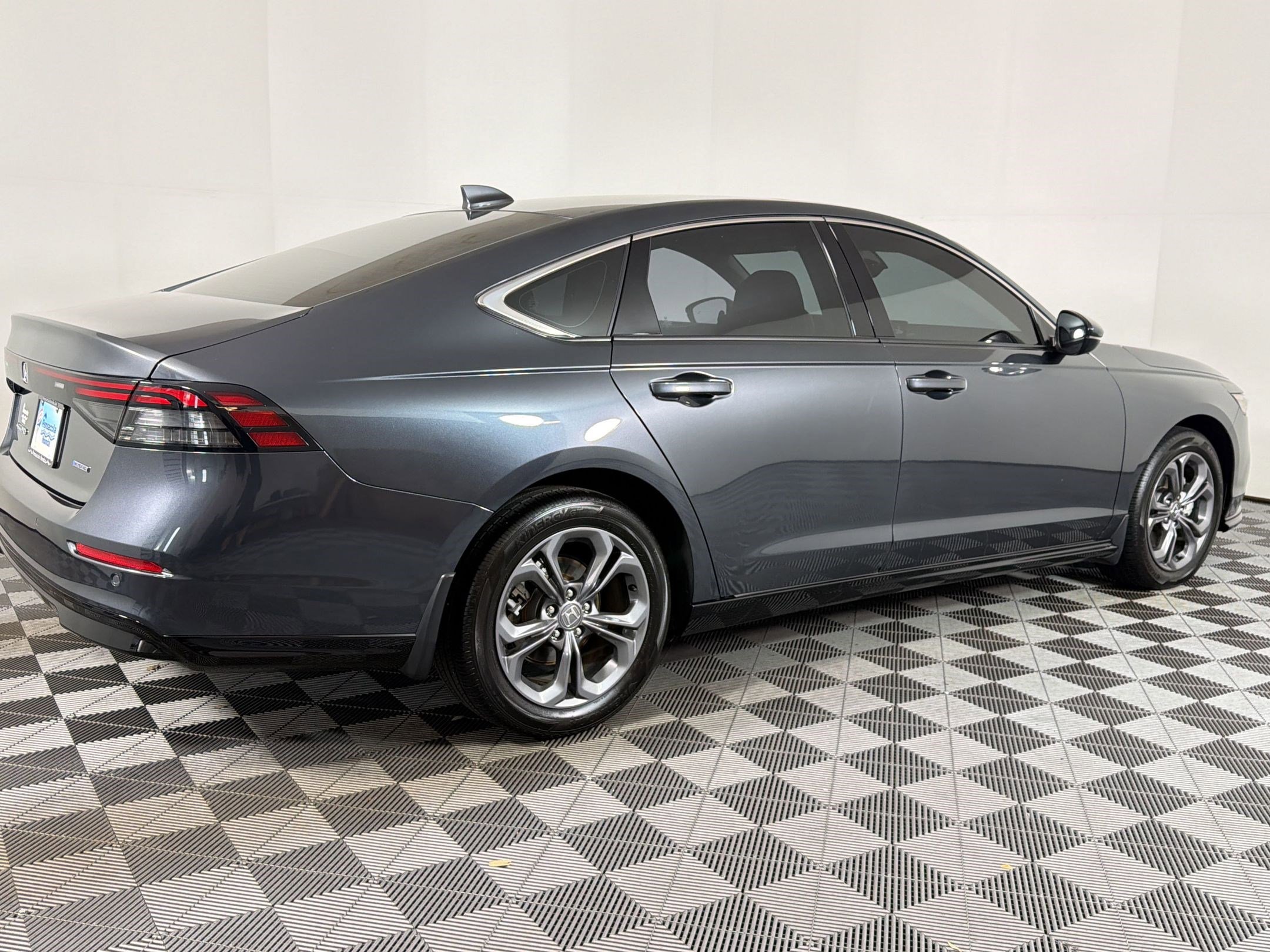 Certified 2025 Honda Accord EX-L image 6