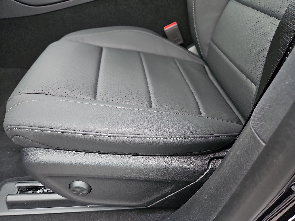 Used 2025 Mercedes-Benz GLS 450 4MATIC image 20