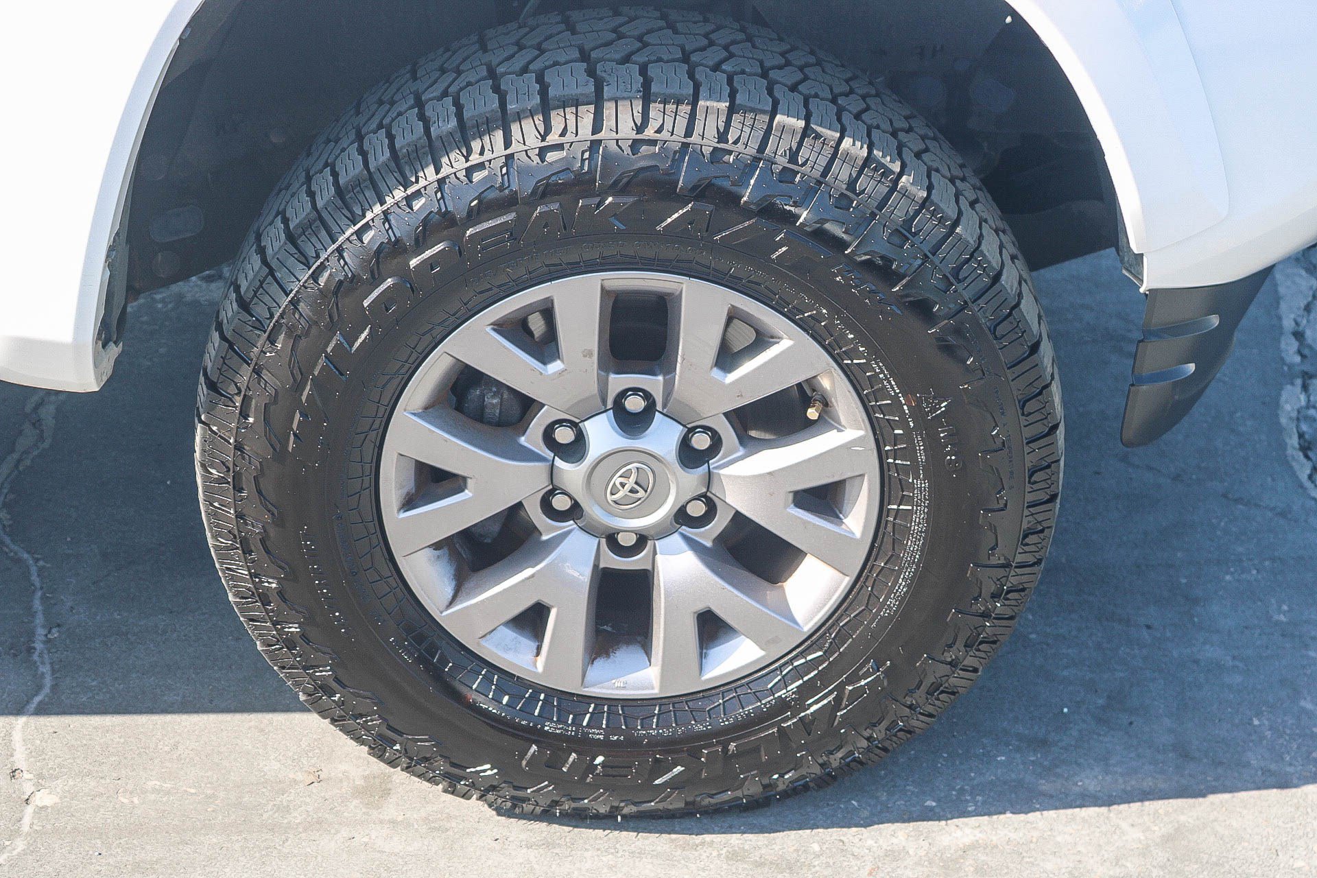 Used 2019 Toyota Tacoma SR5 AWD/4WD image 11