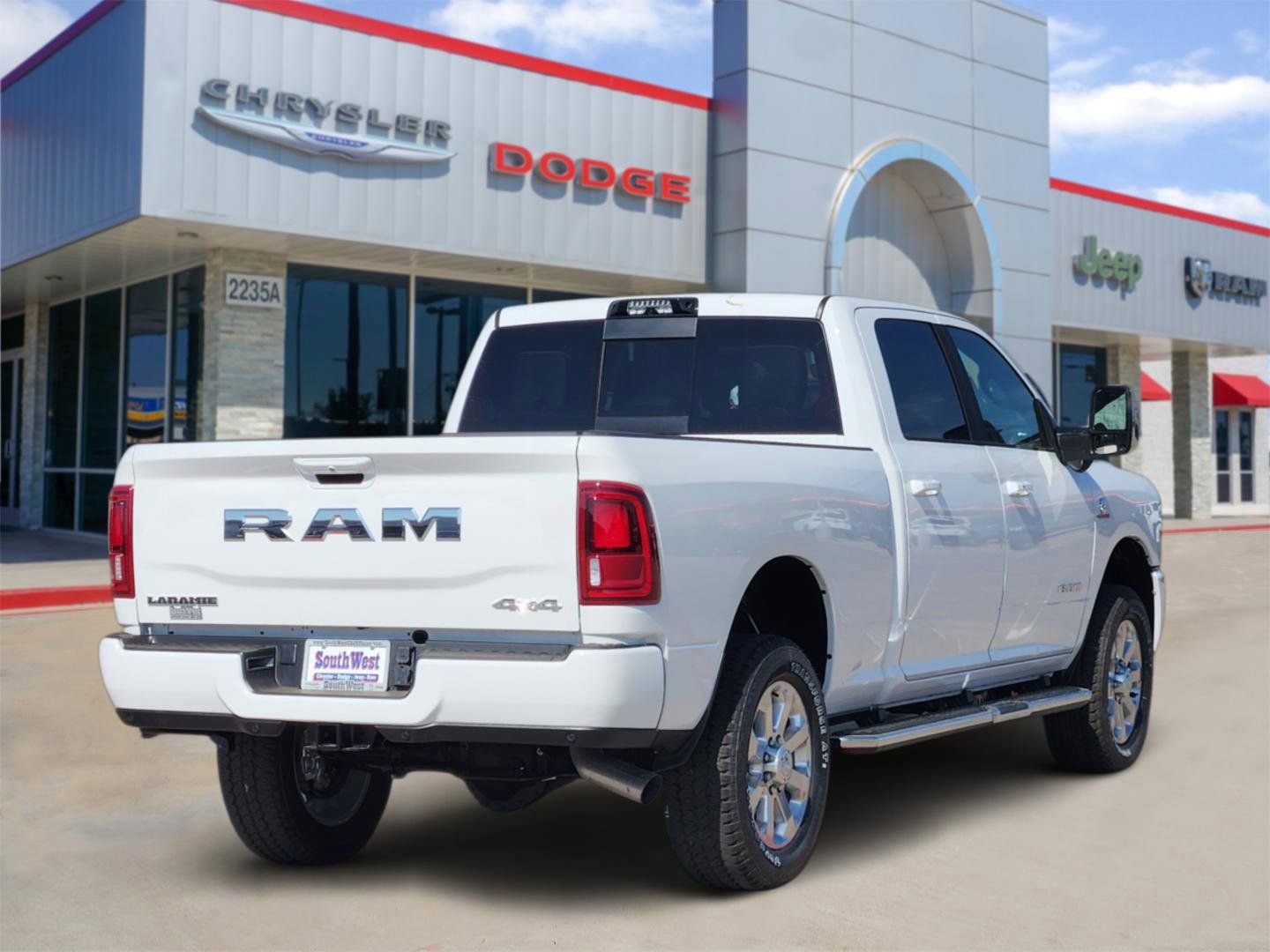 New 2026 RAM 2500 Laramie AWD/4WD image 5