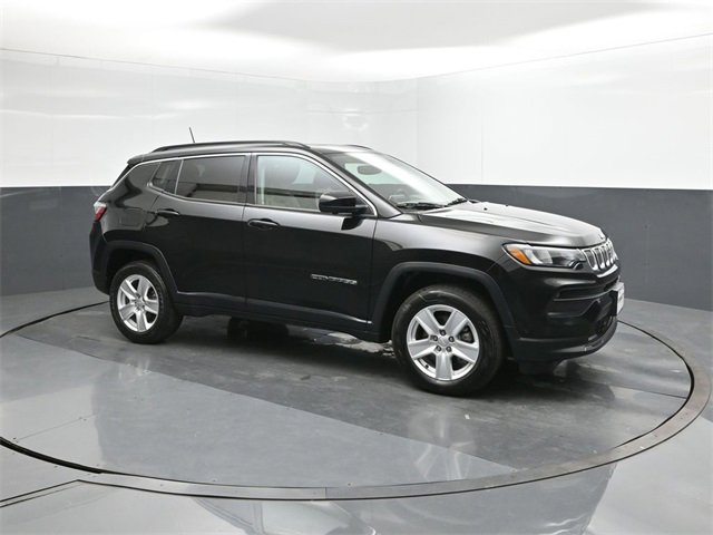Used 2022 Jeep Compass Latitude w/ Sun and Sound Group image 17