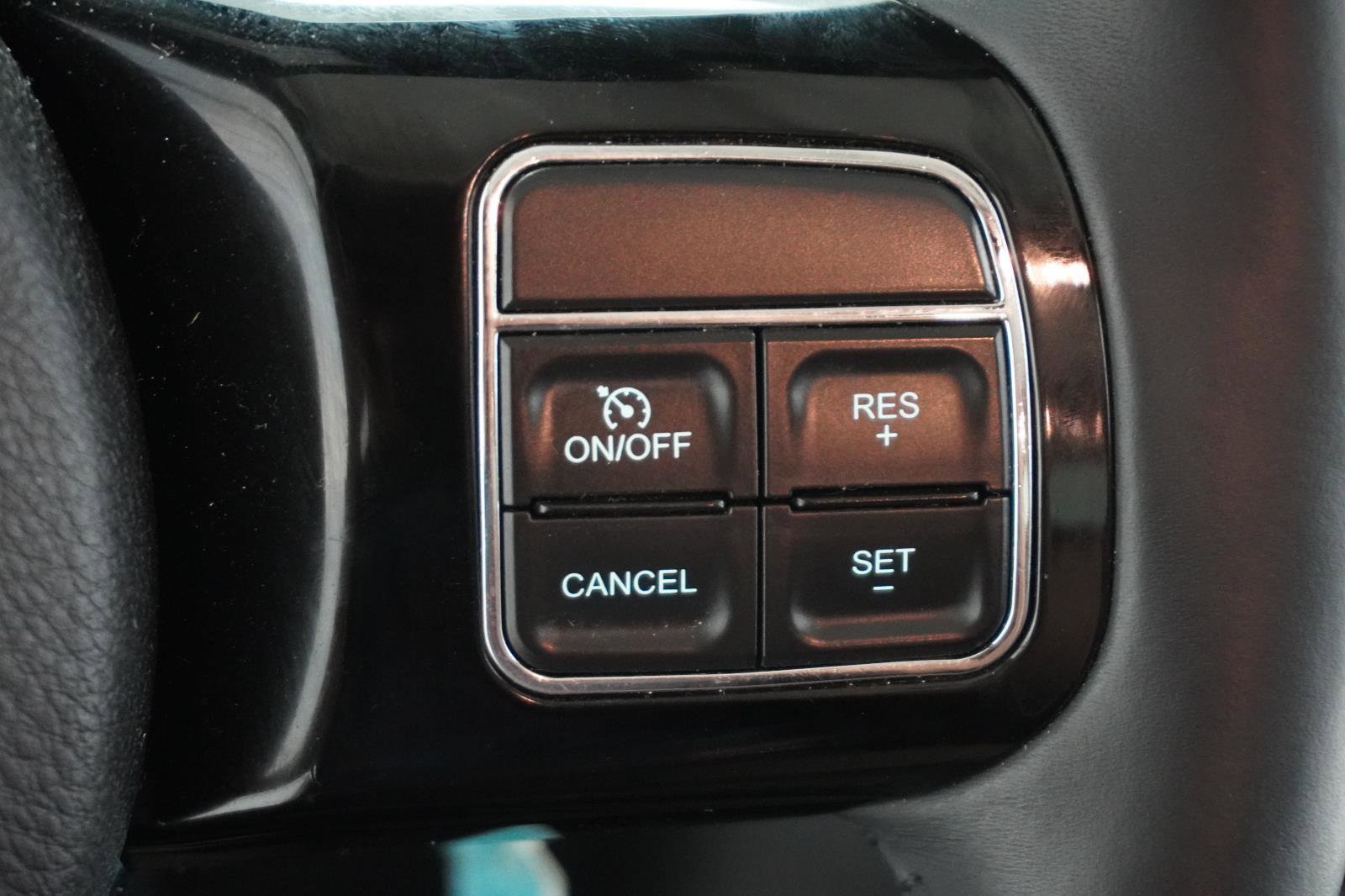 Used 2015 Jeep Wrangler Altitude image 21