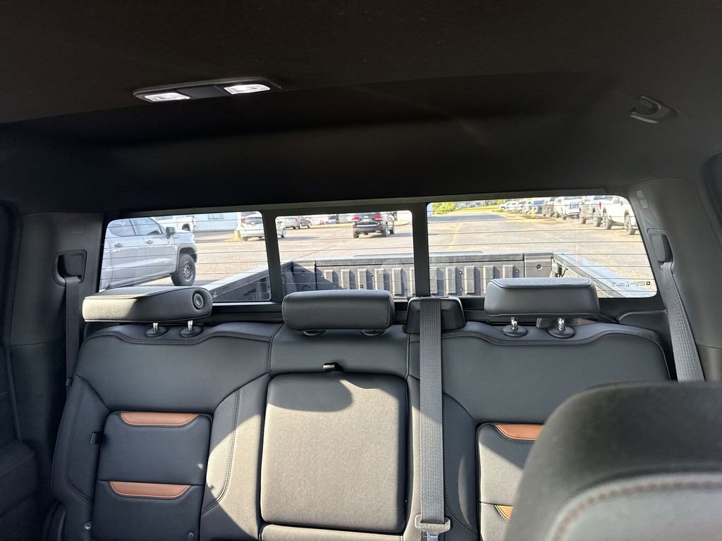 Certified 2022 GMC Sierra 1500 AT4 w/ AT4 Premium Package image 11
