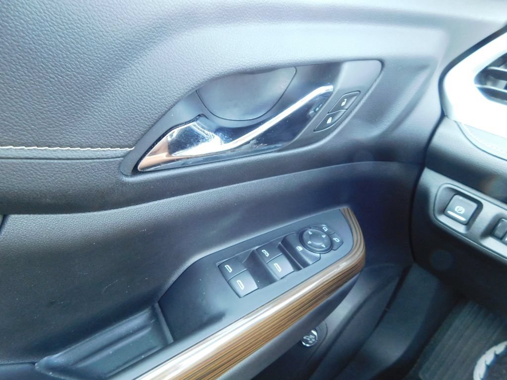 Used 2023 GMC Acadia SLE w/ Driver Convenience Package FWD image 34