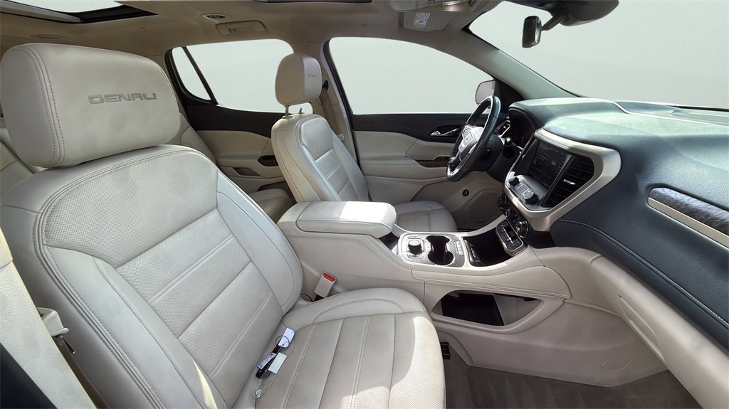 Used 2021 GMC Acadia Denali w/ Denali Technology Package image 17