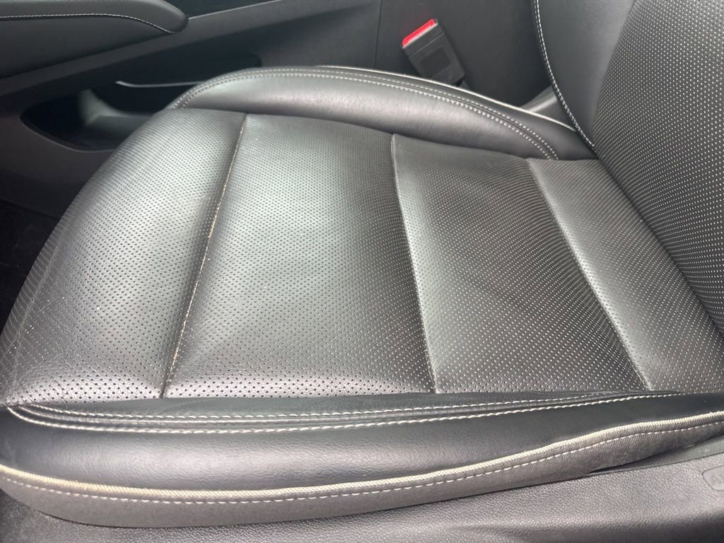 Used 2021 Buick Envision Essence w/ Sport Touring Package image 27