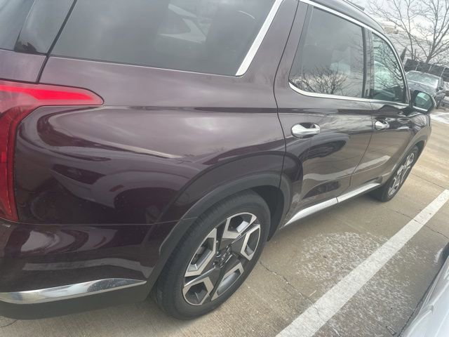 Used 2023 Hyundai Palisade Limited image 3