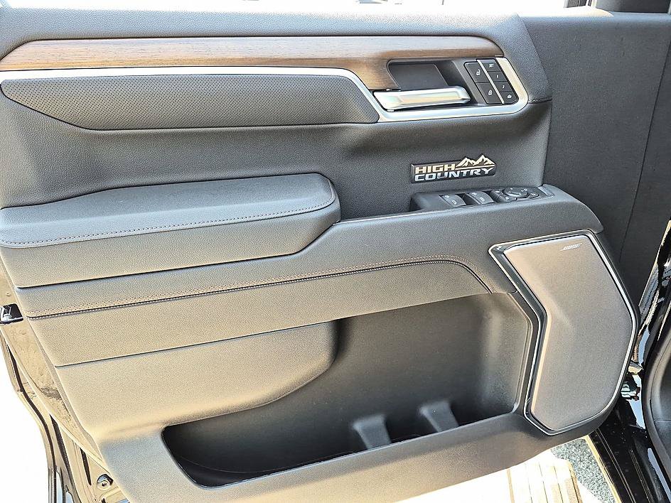 New 2026 Chevrolet Silverado 1500 High Country w/ High Country Premium Package AWD/4WD image 12