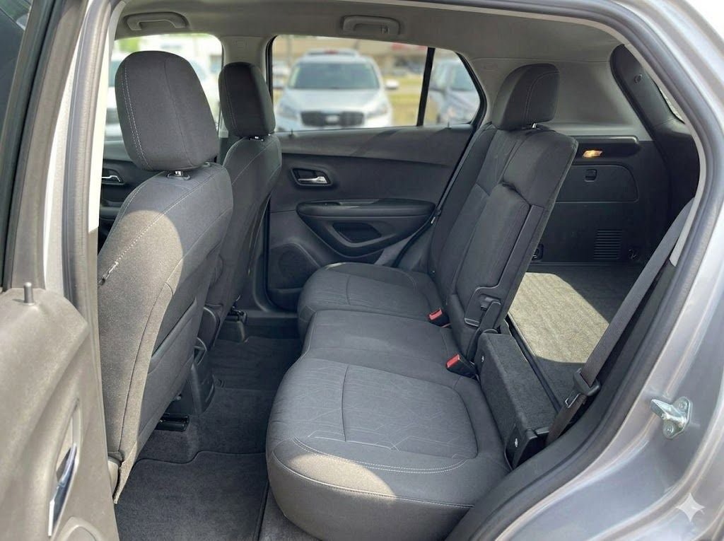 Used 2020 Chevrolet Trax LT FWD image 6