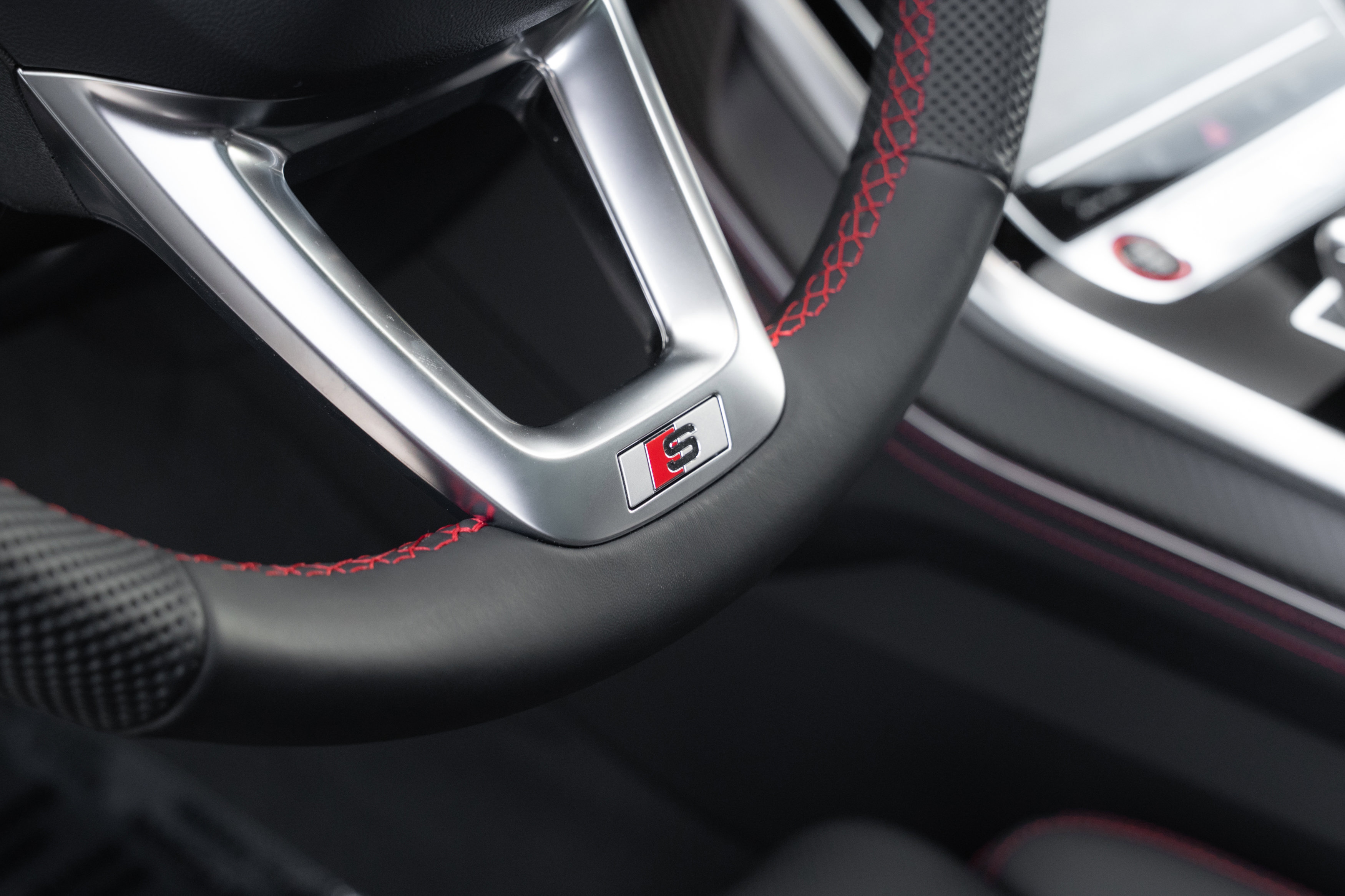 New 2026 Audi SQ8 Prestige AWD/4WD image 12