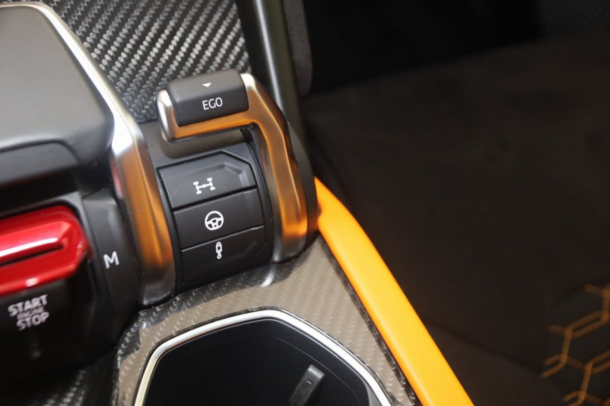 Used 2021 Lamborghini Urus AWD/4WD image 45