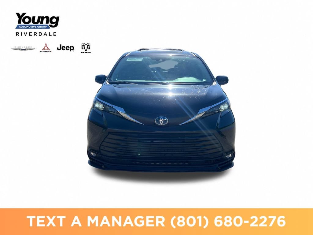 Used 2025 Toyota Sienna XLE w/ XLE Plus Package FWD image 8