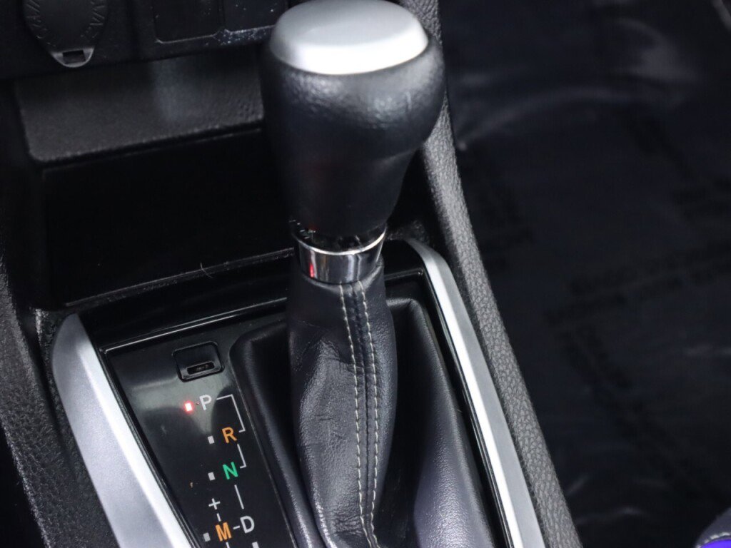 Used 2017 Toyota Corolla SE w/ SE Premium Package FWD image 25