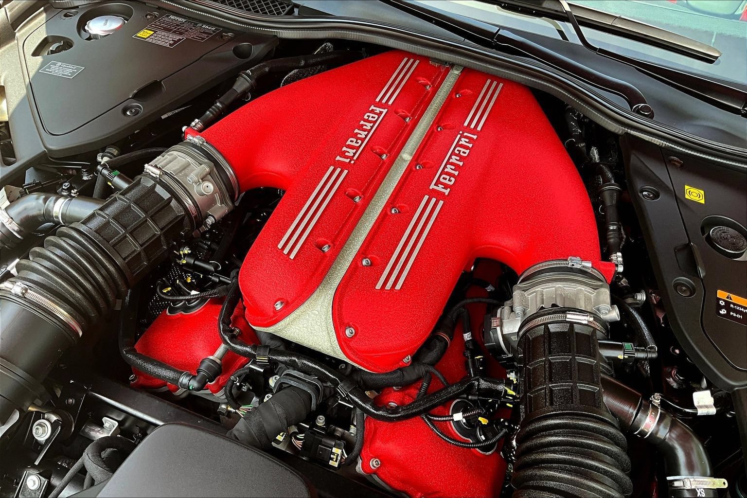 Used 2022 Ferrari 812 Competizione RWD image 25