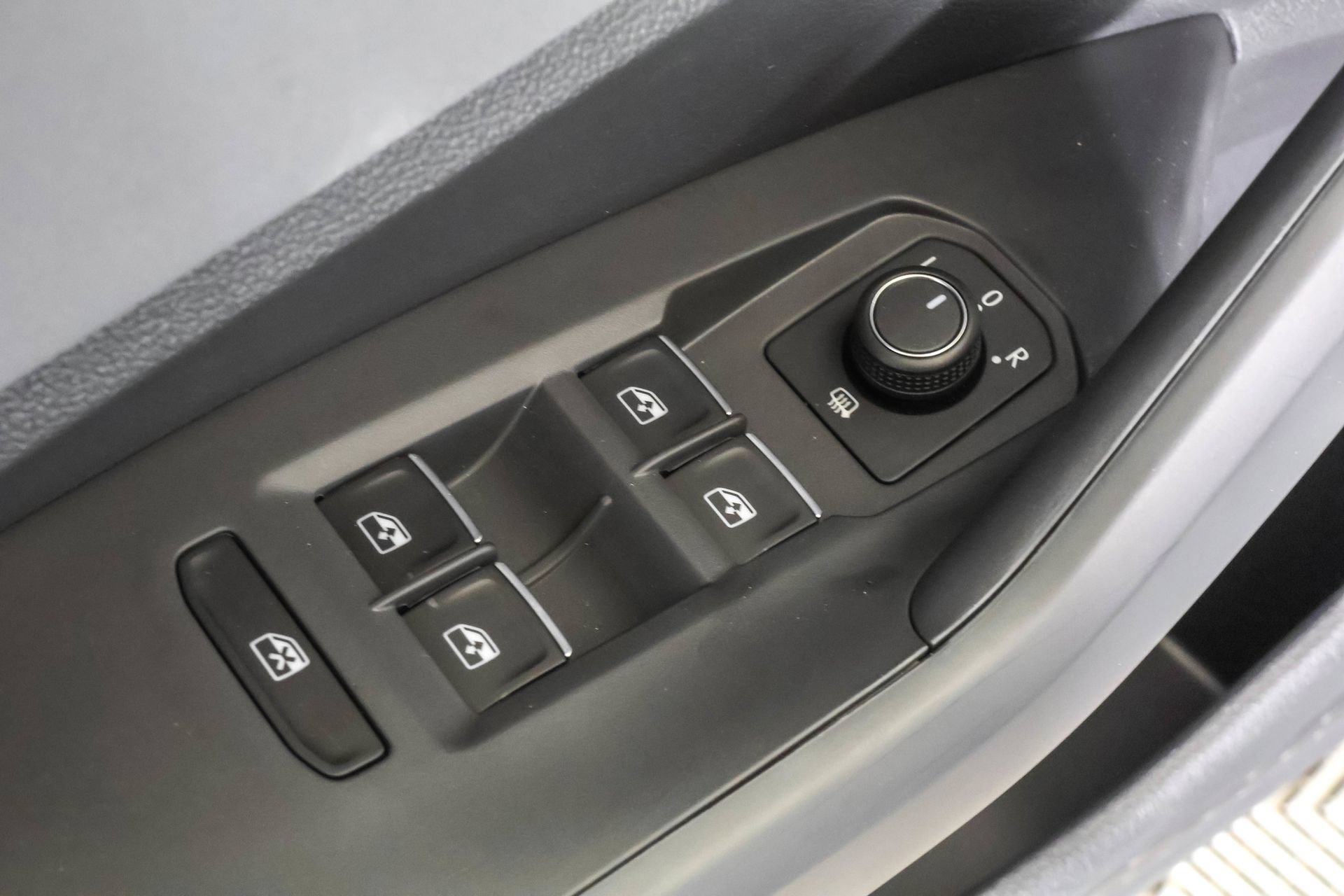 Used 2026 Volkswagen Jetta SE FWD image 32