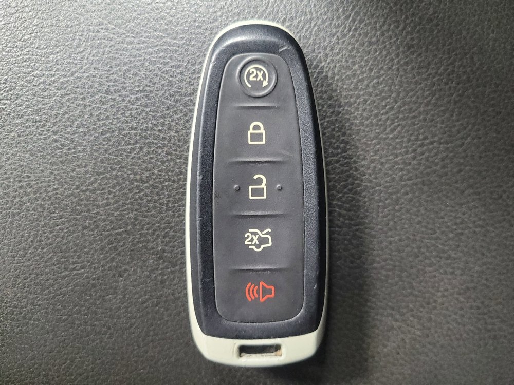 Used 2014 Ford Escape Titanium w/ Equipment Group 401A AWD/4WD image 32