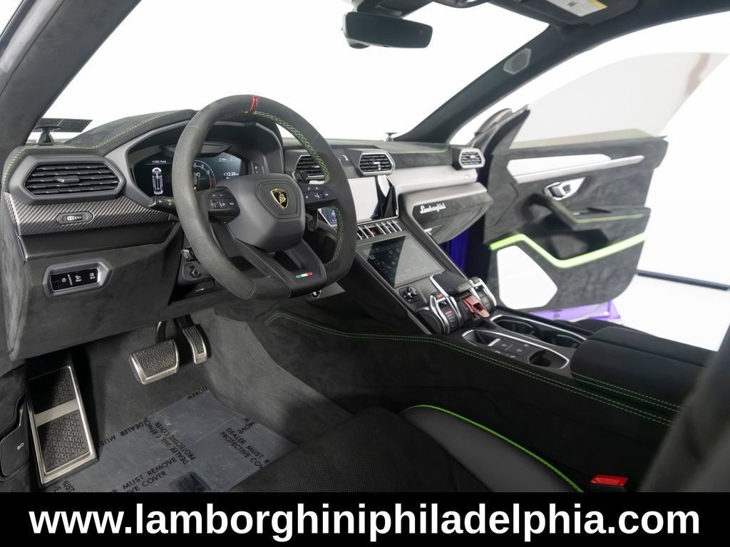Used 2024 Lamborghini Urus Performante AWD/4WD image 15