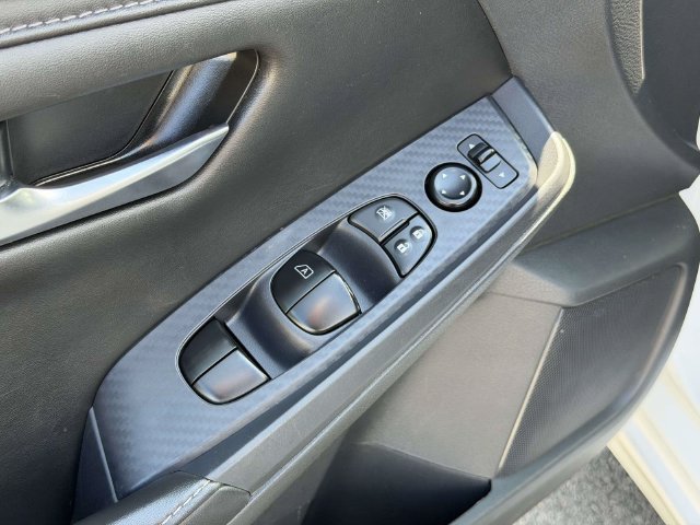 Used 2024 Nissan Sentra SV FWD image 18