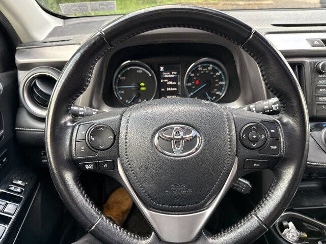 Used 2016 Toyota RAV4 Limited image 17