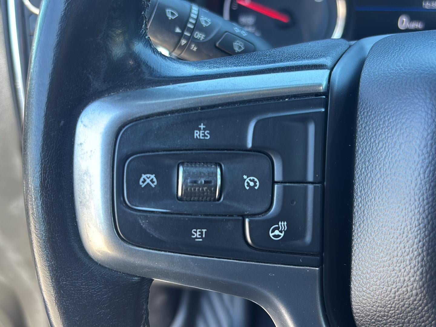 Used 2021 Chevrolet Silverado 1500 LTZ AWD/4WD image 15